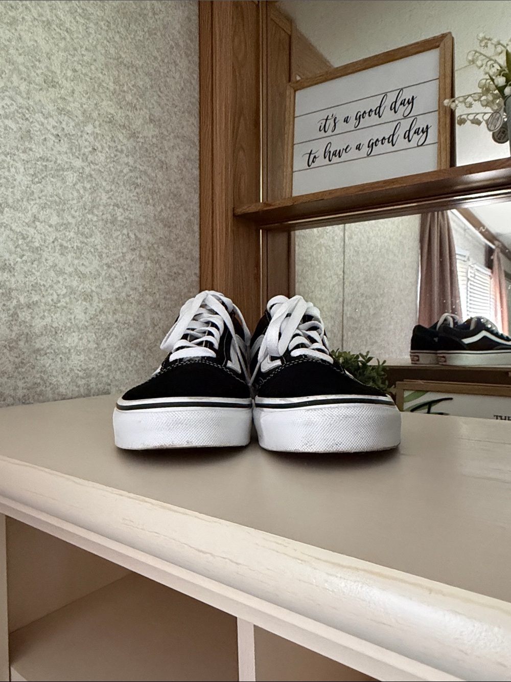 Vans Black & White Old Skool Low-Top Sneakers Size 7 - Picture 3 of 8